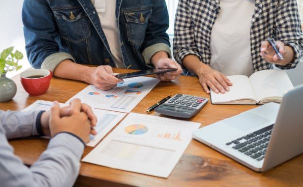 代注册公司：简化创业流程的便捷选择